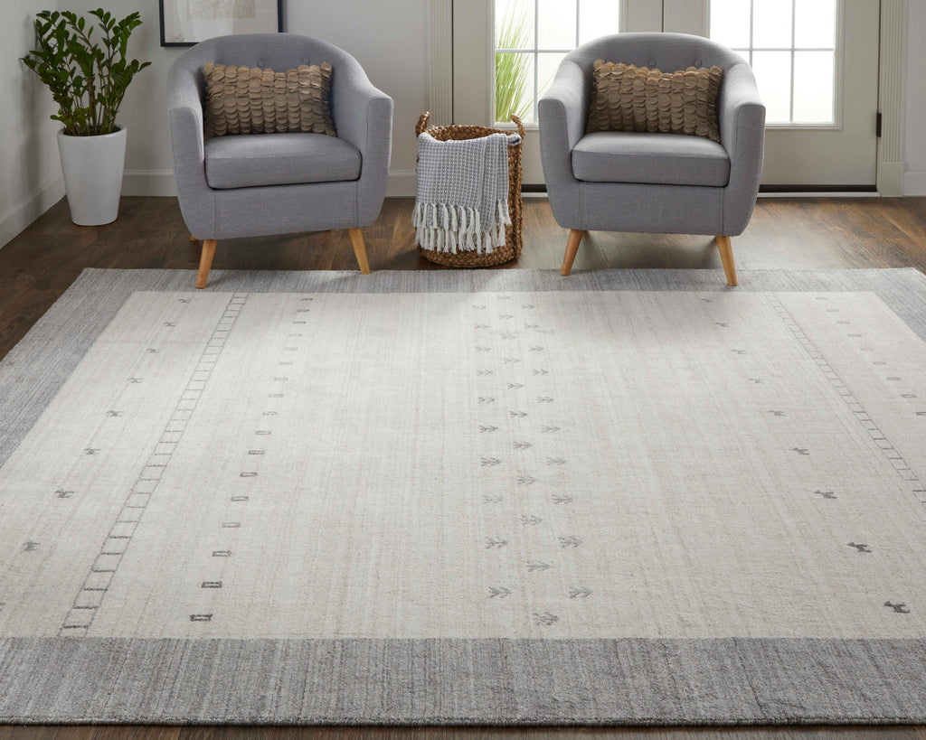 Legacy Transitional Bordered Ivory Gray Area Rug (7'9" x 9'9")