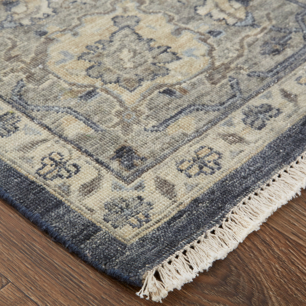 Marabel Traditional Oriental Gray Taupe Ivory Area Rug (2' x 3')