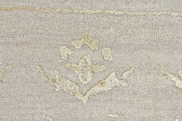 Escalante Transitional Paisley Gray Gold Ivory Area Rug (7'9" x 9'9")