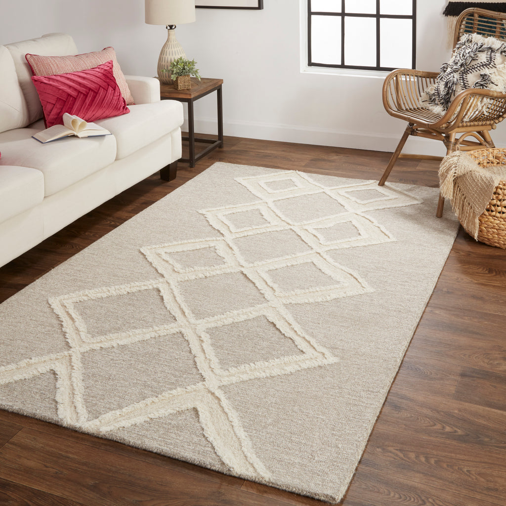 Anica Transitional Geometric Gray Ivory Area Rug (5' x 8')