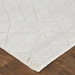 Redford Transitional Solid Ivory Gray Area Rug (3'6" x 5'6")