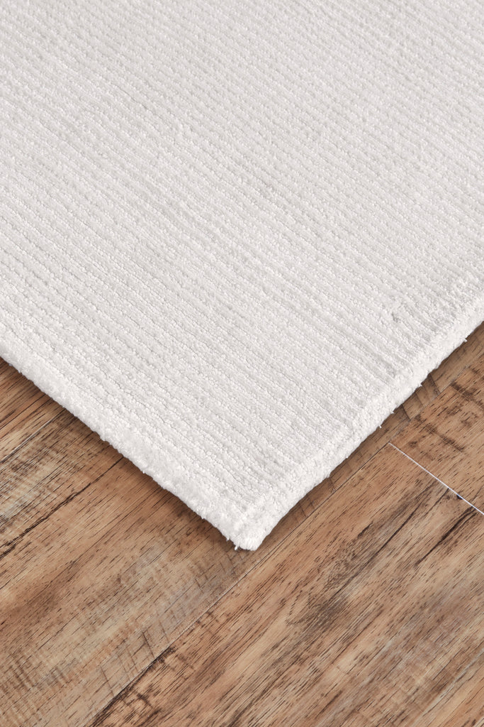 Batisse Modern Solid White Area Rug (2' x 3')