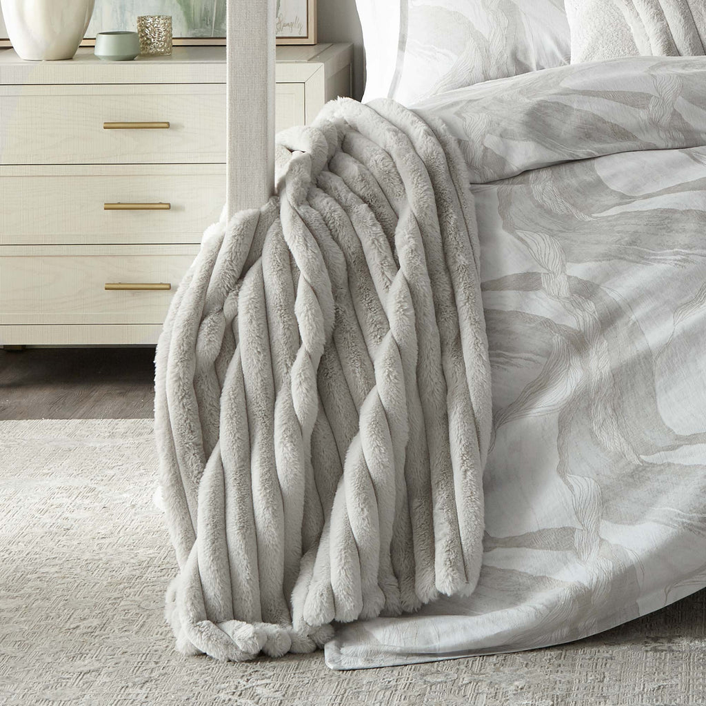 Mondo Grey Luxe Throw (42x98)