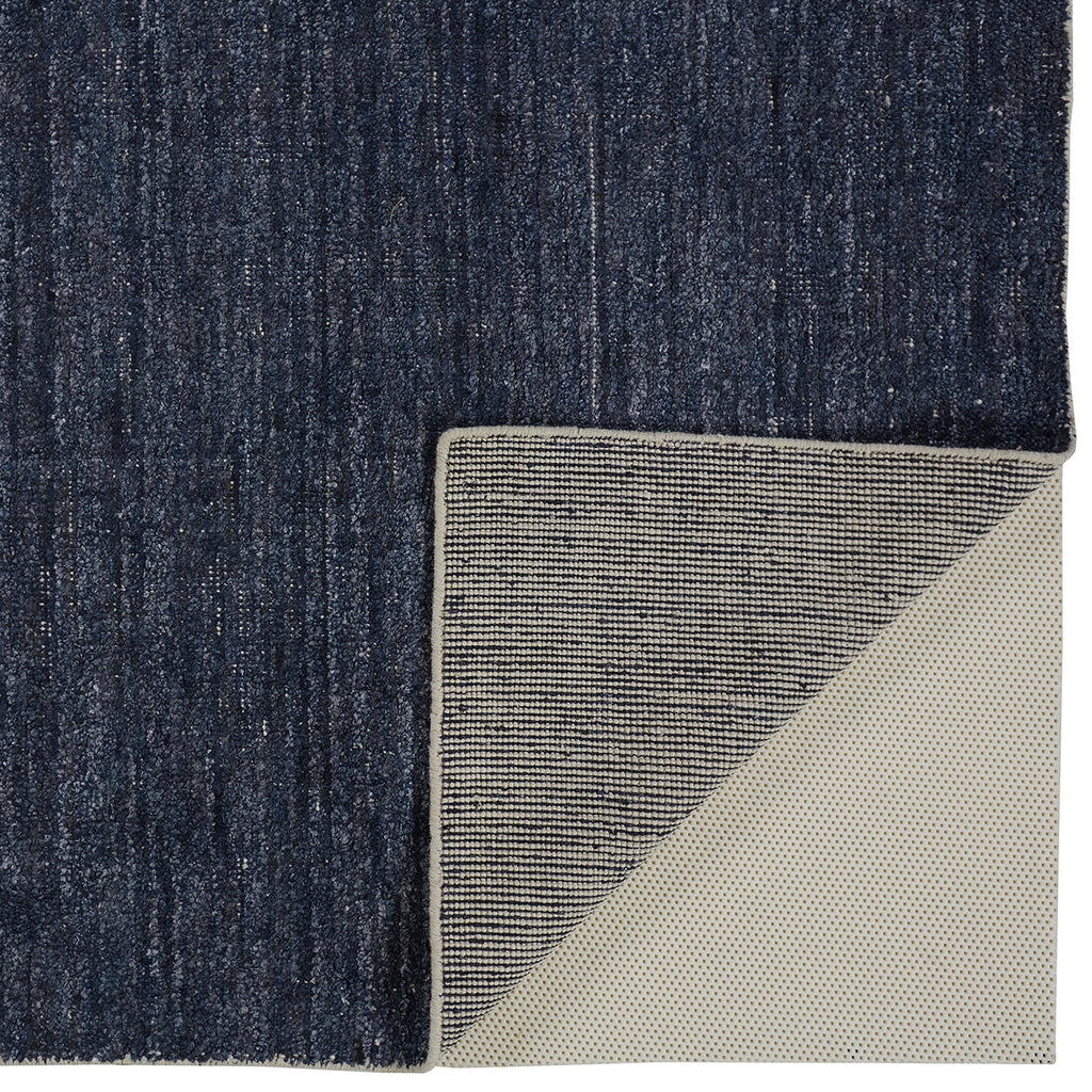 Delino Transitional Solid Blue Area Rug (2' x 3')