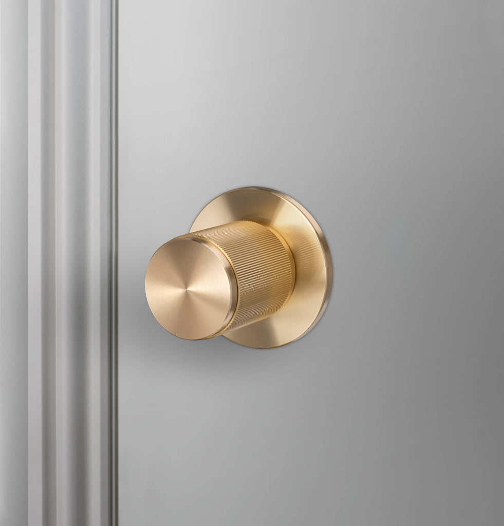 Door Knob / Pre-Drilled / Passage / Linear