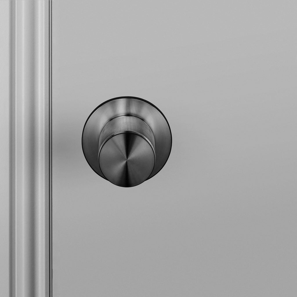 Door Knob / Pre-Drilled / Passage / Linear