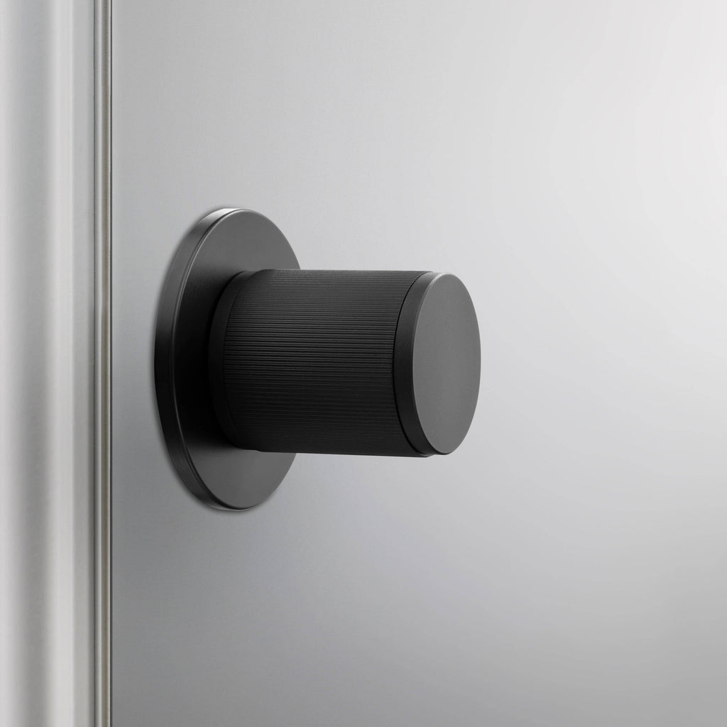 Door Knob / Pre-Drilled / Passage / Linear