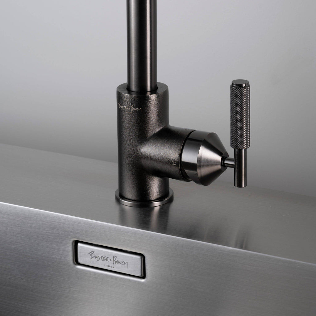 Kitchen Faucet / Pull-Out With Dual Spray / Cross