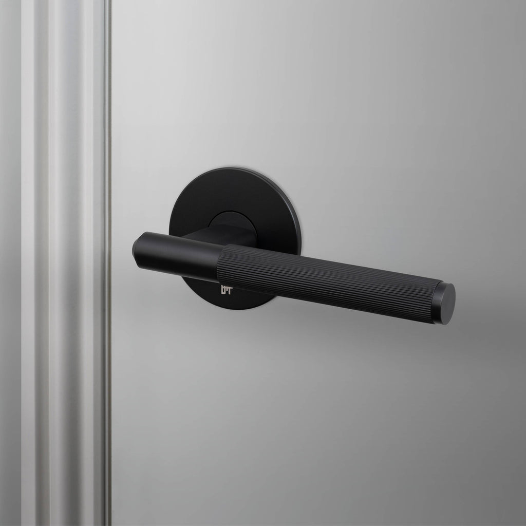 Door Handle / Passage / Linear