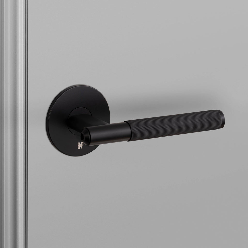 Door Handle / Passage / Linear