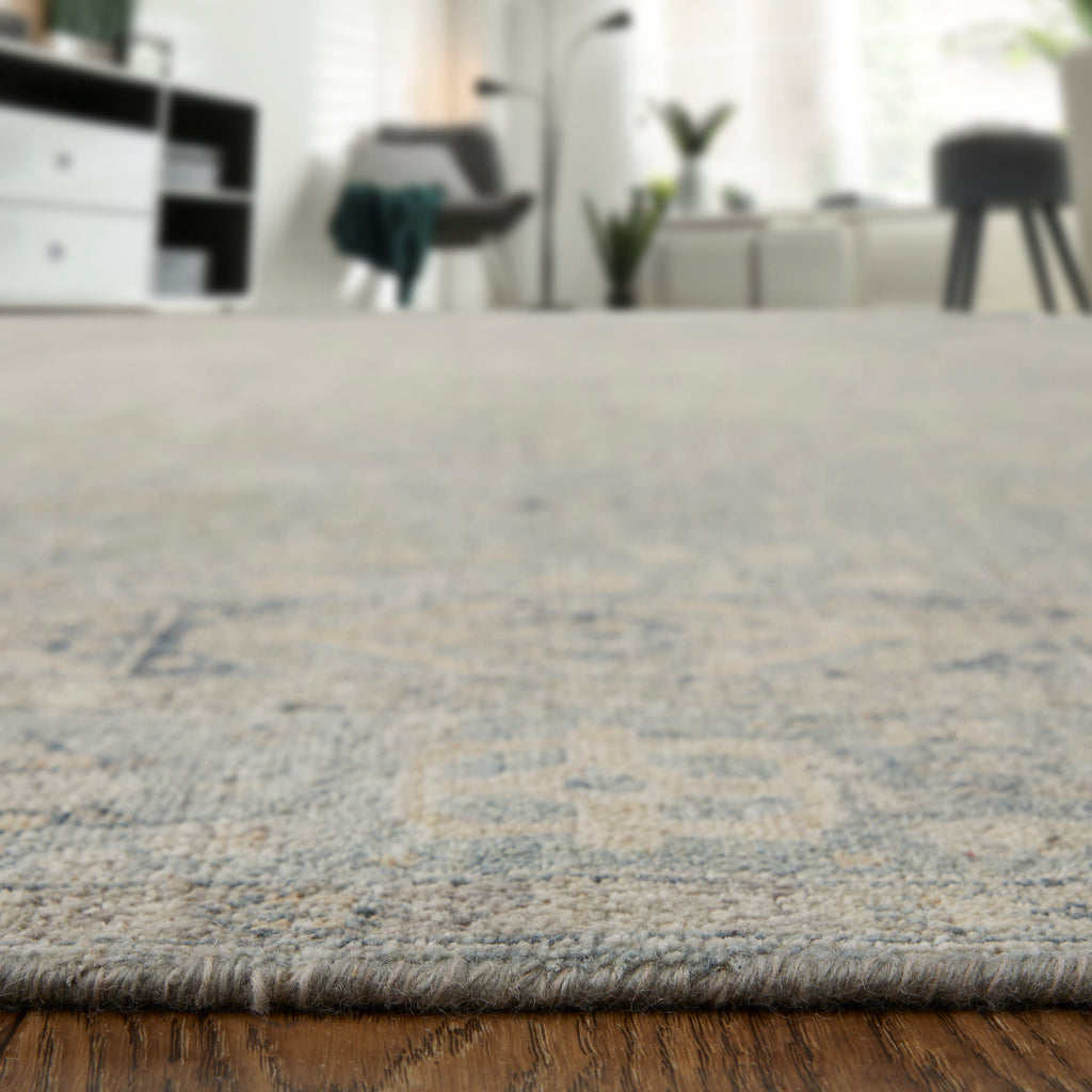 Wembley Traditional Distressed Taupe Ivory Area Rug (3' x 5')