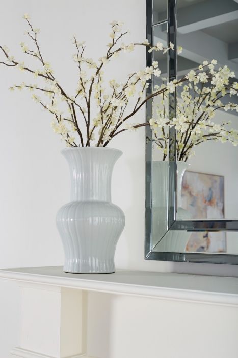 Amoy Vase, Cool White