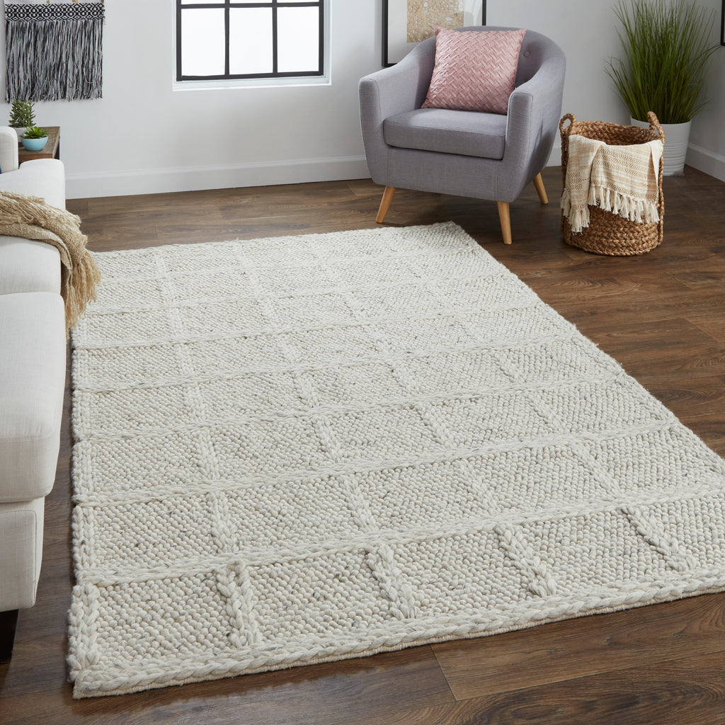 Berkeley Transitional Solid Ivory Gray Area Rug (5' x 8' / Pattern 2)