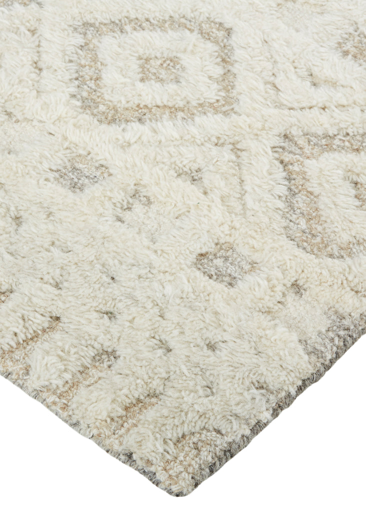 Anica Transitional Diamond Ivory Tan Area Rug (8' x 10')