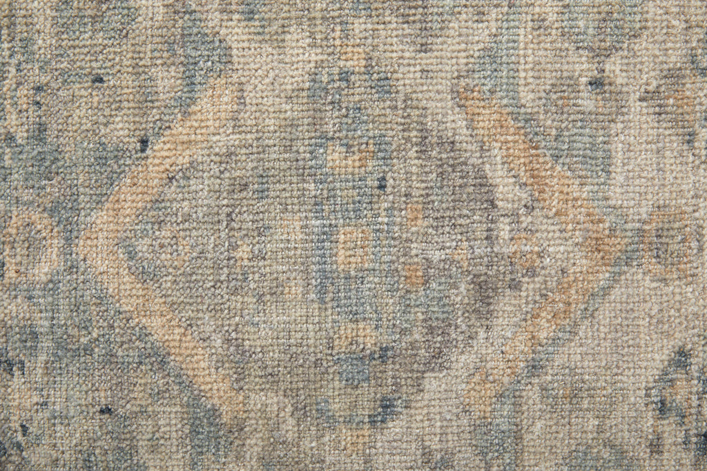 Wembley Traditional Distressed Taupe Ivory Area Rug (3' x 5')