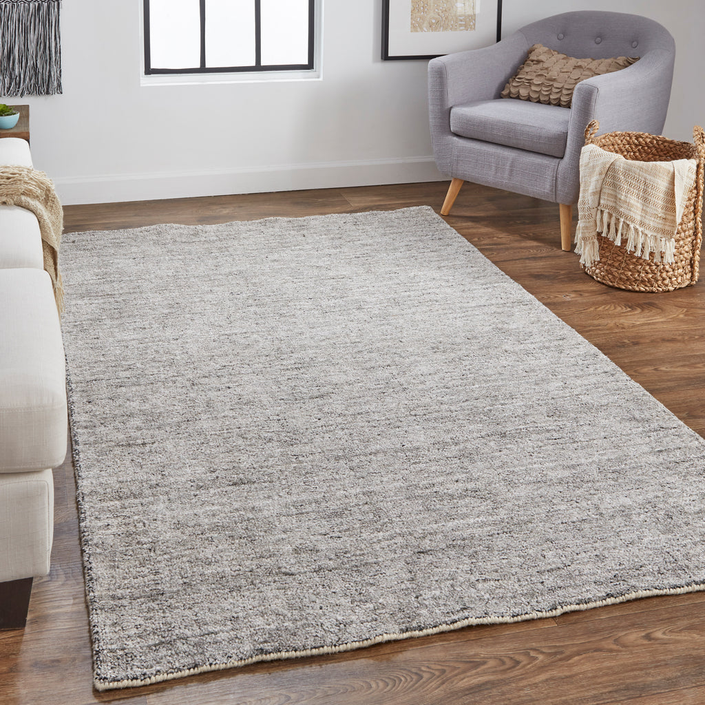 Delino Transitional Solid Gray Black Area Rug (3'6" x 5'6")