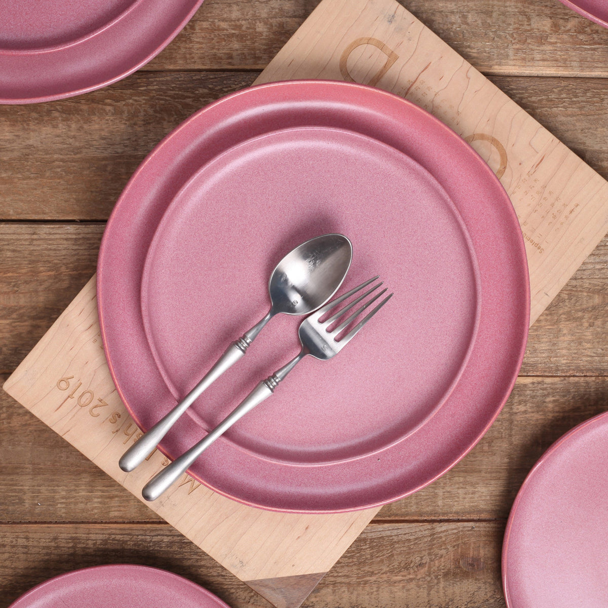 Tom Stoneware Dinnerware Set