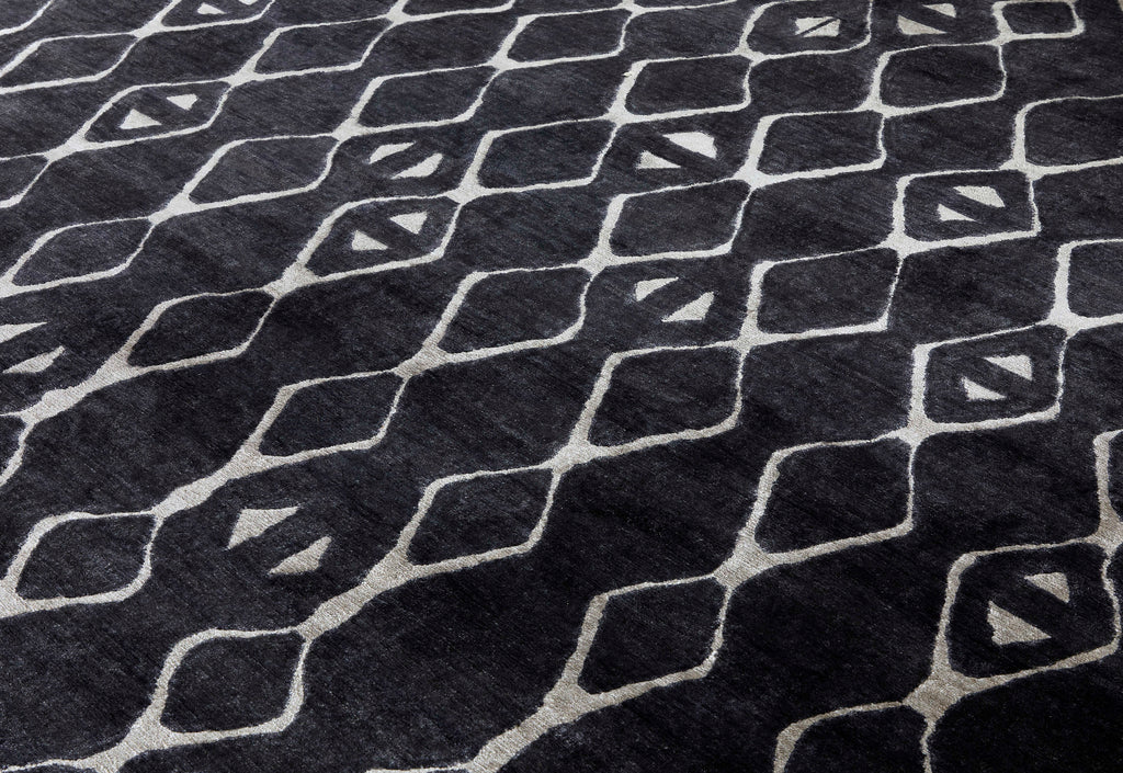 Mambasa Modern Argyle Black White Area Rug (7'9" x 9'9")