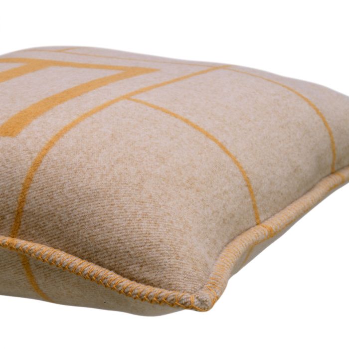 Cushion Rhoda