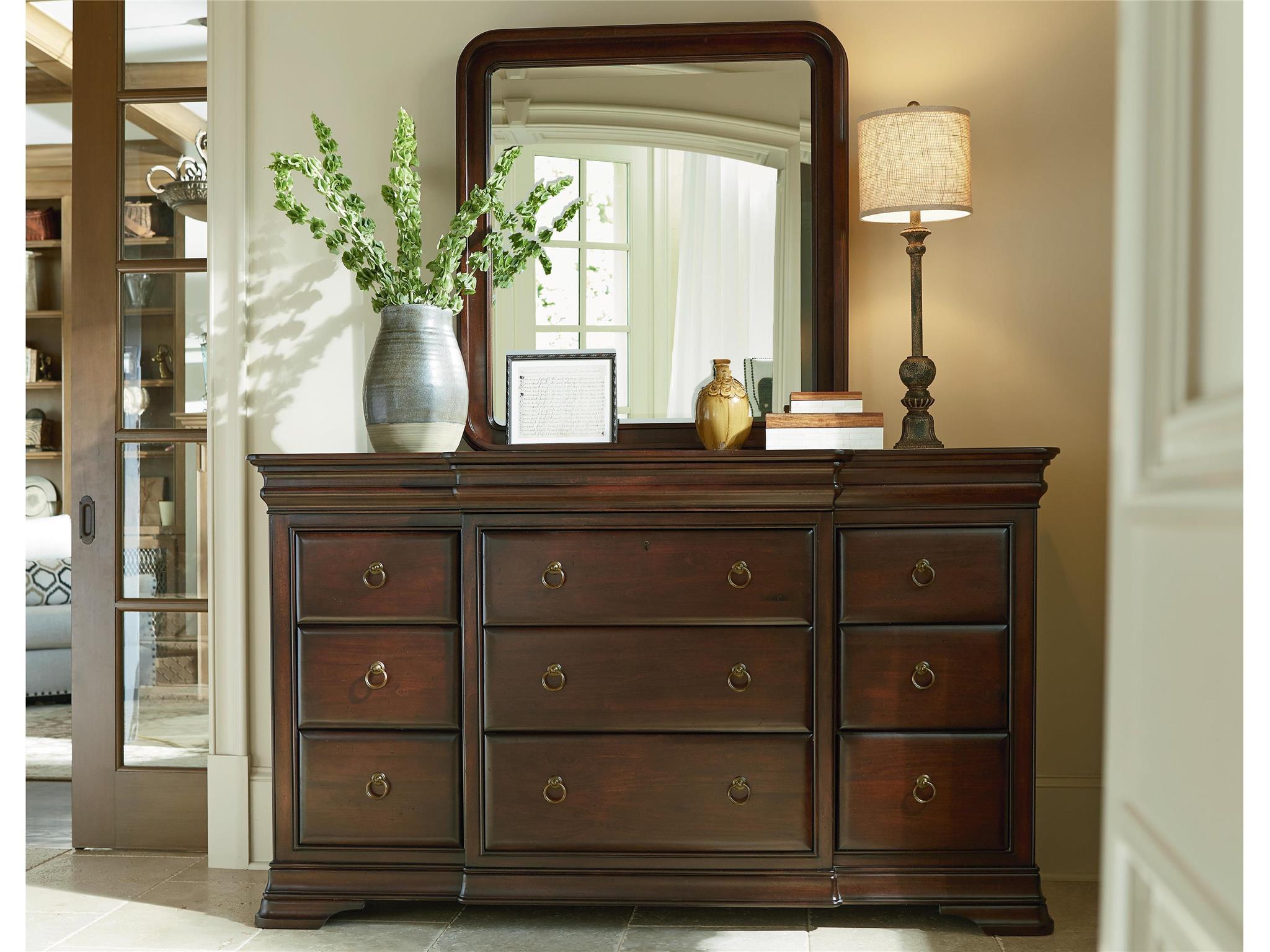 Reprise Dresser