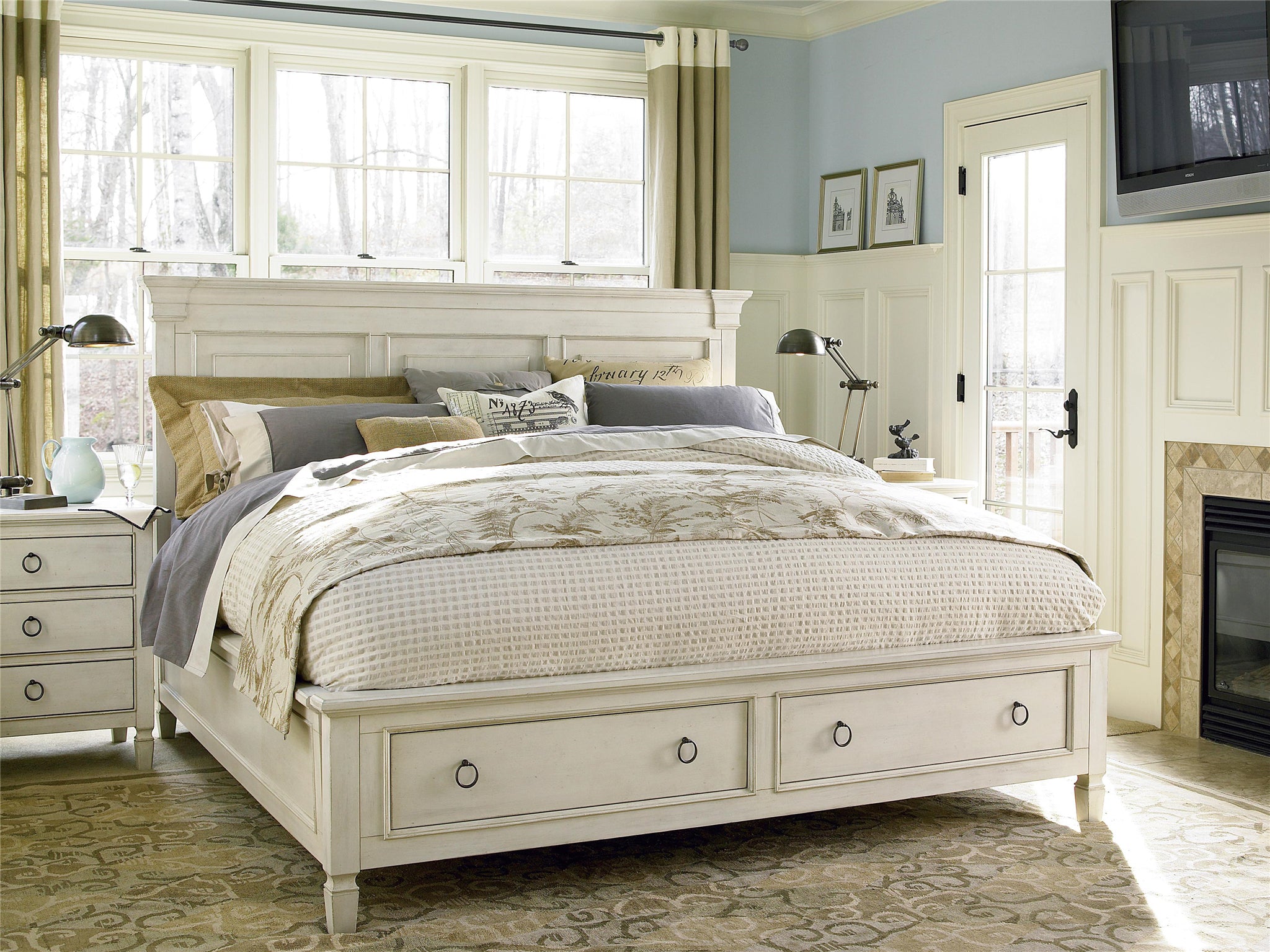 Summer Hill Storage Queen Bed