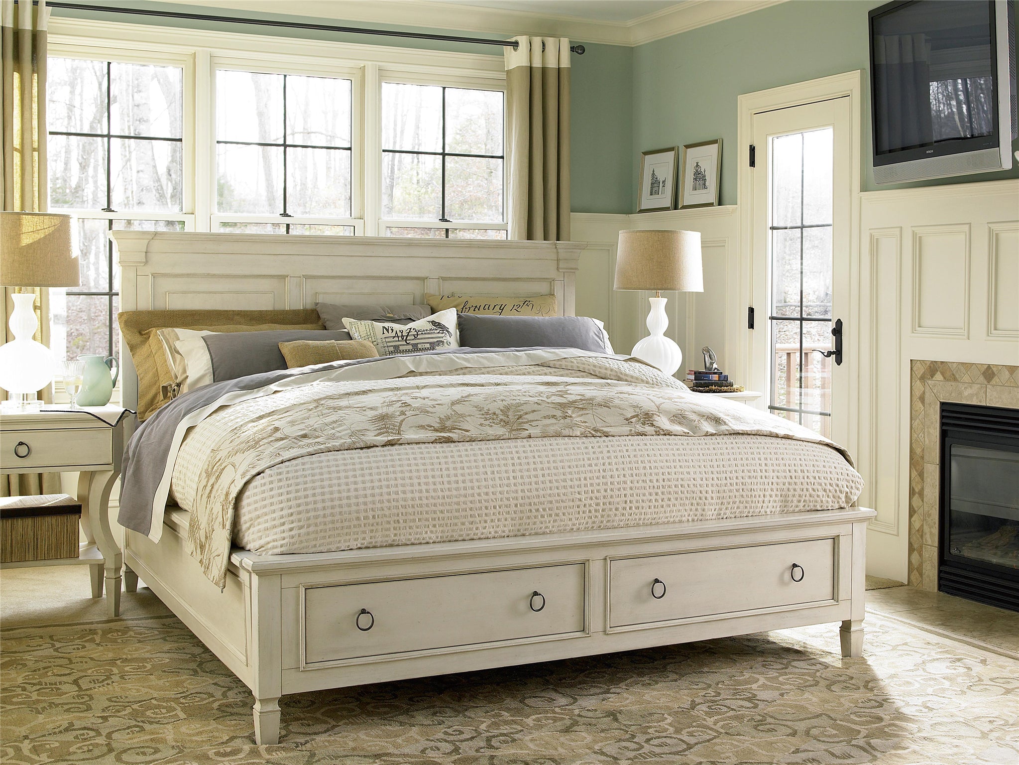 Summer Hill Storage Queen Bed