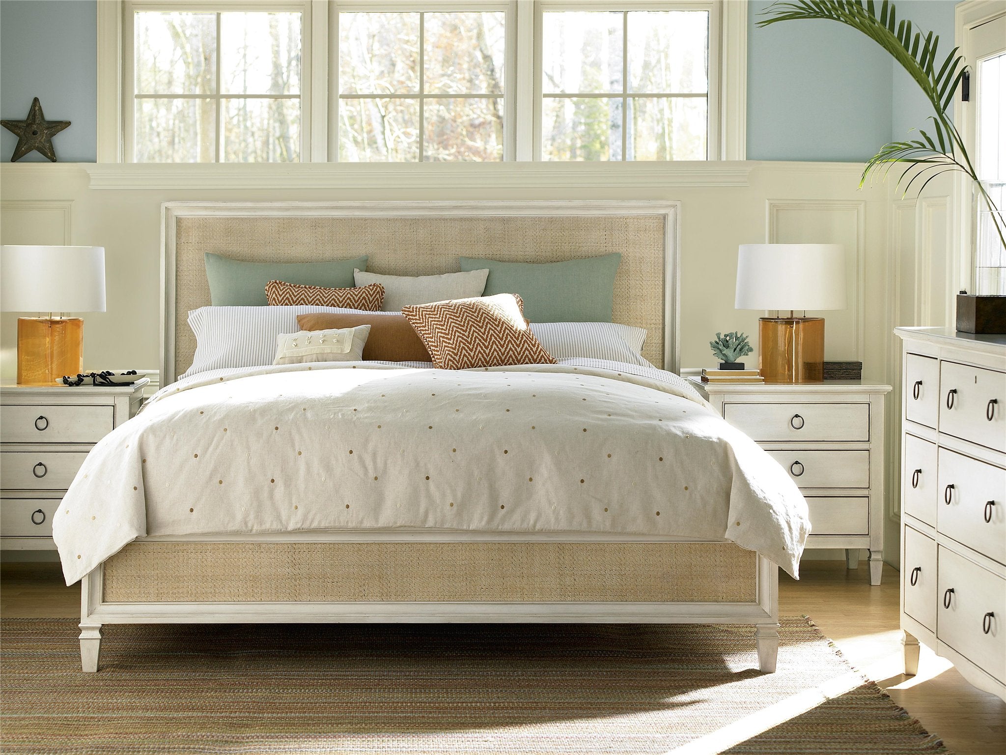 Summer Hill Woven Accent Queen Bed