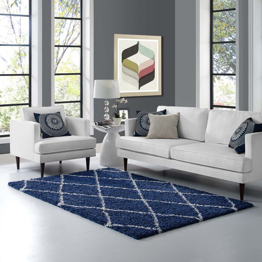 Toryn Diamond Lattice 5x8 Shag Area Rug in Navy and Ivory