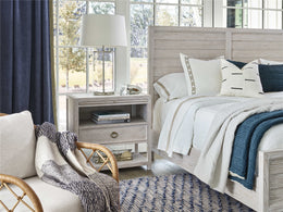 Getaway Panel Queen Bed