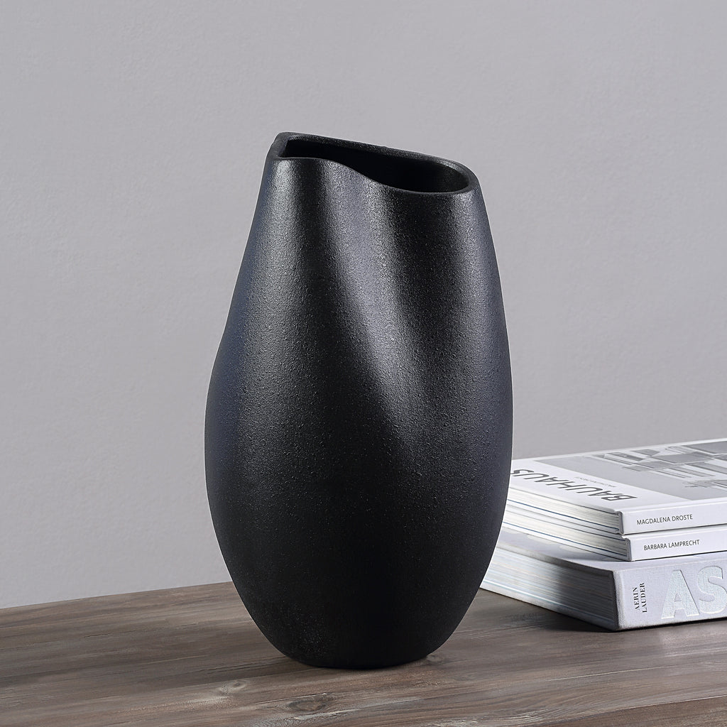 Erika Vase